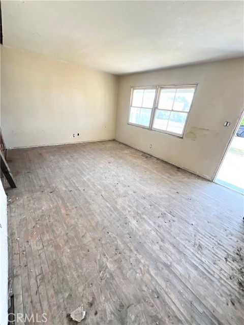 9904 Rives Avenue, Downey CA: https://media.crmls.org/medias/726c76f3-87cf-42b1-9add-dee454d53baf.jpg