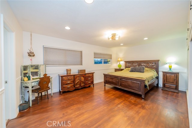533 Via Vista Dr, Redlands CA: https://media.crmls.org/medias/726c9cd5-4507-416a-acd6-c16ca17e21c4.jpg
