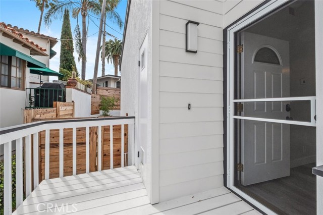 Detail Gallery Image 5 of 39 For 113 Loma Ln, San Clemente,  CA 92672 - 2 Beds | 2 Baths