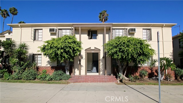 1270 wilcox Avenue, Hollywood CA: https://media.crmls.org/medias/726d26f3-ebca-4a65-ba53-057a85d678d4.jpg
