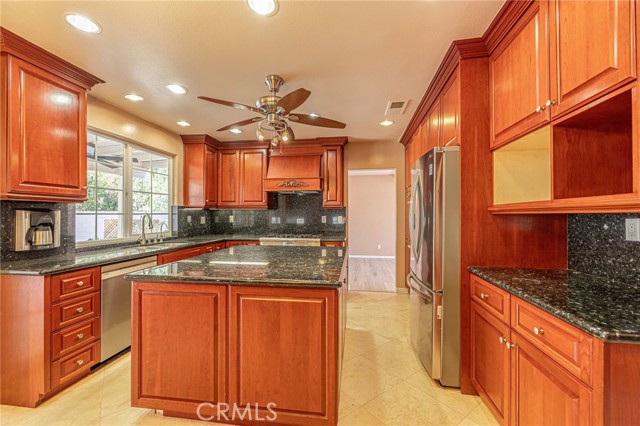 Detail Gallery Image 11 of 56 For 17527 Orna Dr, Granada Hills,  CA 91344 - 5 Beds | 6 Baths