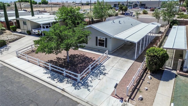 16307 Wimbleton Drive, Victorville CA: https://media.crmls.org/medias/726d4189-9c61-426c-8305-af6f214ea807.jpg