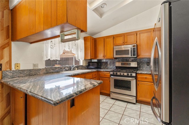 Image 9 of 31 For 22533 Kinross Lane