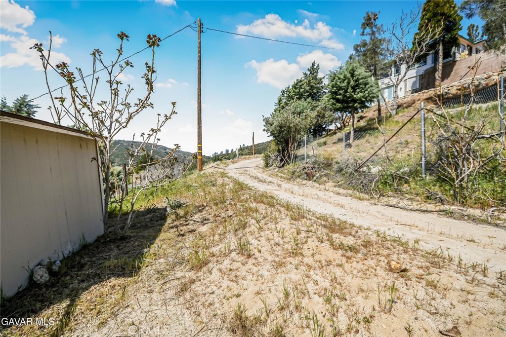 https://media.crmls.org/medias/726d6a71-b632-4d15-a4d2-268ced1fcf5a.jpg?preset=X-Large