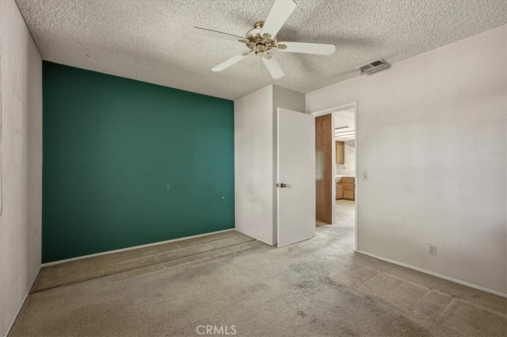 https://media.crmls.org/medias/726da1ab-2bd6-407a-bca5-6ab401423f57.jpg?preset=X-Large