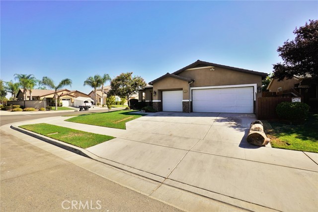 Detail Gallery Image 2 of 57 For 3000 Sunnyside Ct, Visalia,  CA 93292 - 3 Beds | 2 Baths