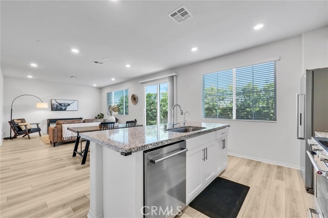 Detail Gallery Image 9 of 45 For 683 E Joseph Privado, Ontario,  CA 91761 - 3 Beds | 2/1 Baths