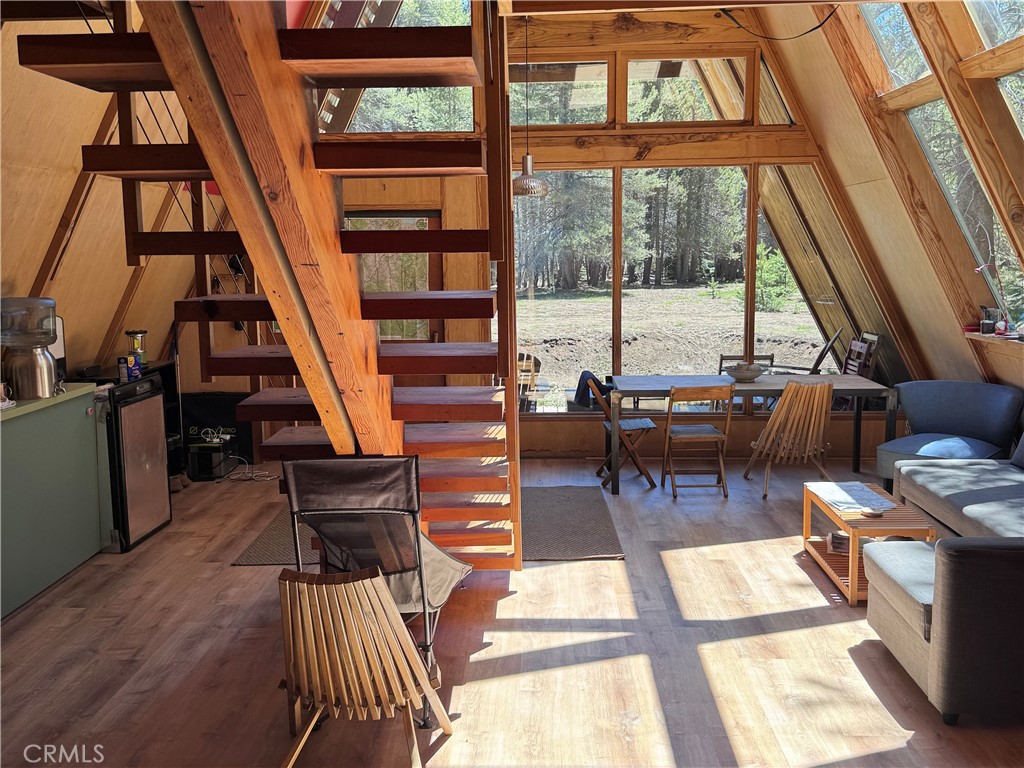 https://media.crmls.org/medias/726ee208-ac74-473b-a2ab-aee68654a7ab.jpg?preset=X-Large