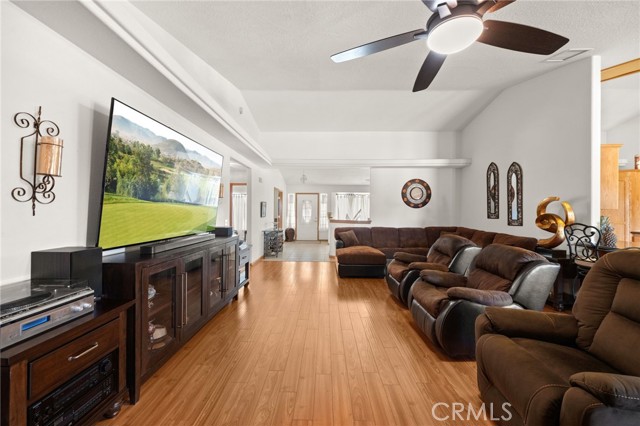 12710 Yorkshire Drive, Apple Valley CA: https://media.crmls.org/medias/7270016e-328a-4a78-9c25-05d8acdf0cc7.jpg