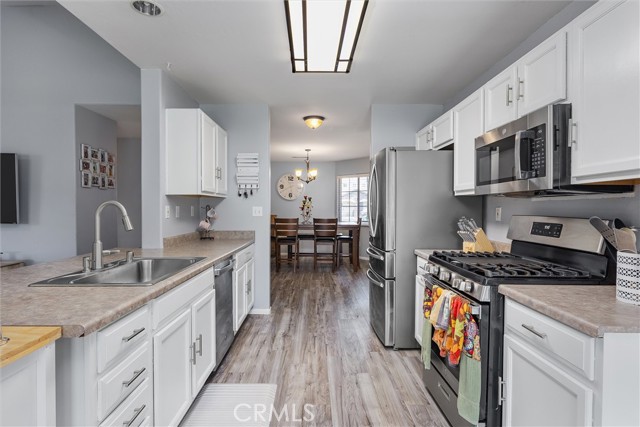 Detail Gallery Image 12 of 37 For 12305 Quiet Pasture Dr, Bakersfield,  CA 93312 - 4 Beds | 2 Baths