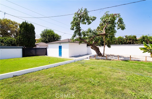 10523 Memphis Avenue, Whittier CA: https://media.crmls.org/medias/727041dd-4029-46f2-bfe9-355f583c6f54.jpg