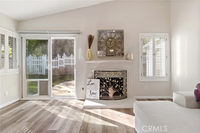 Detail Gallery Image 13 of 42 For 27945 Sycamore Creek, Valencia,  CA 91354 - 4 Beds | 2 Baths