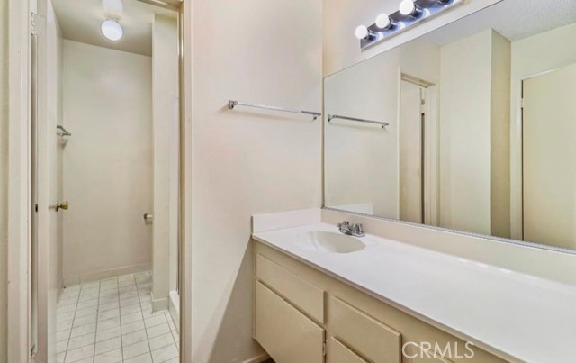 Detail Gallery Image 11 of 28 For 5460 White Oak Ave E211,  Encino,  CA 91316 - 2 Beds | 2 Baths
