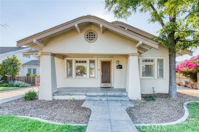 Detail Gallery Image 1 of 35 For 1011 N Thorne Ave, Fresno,  CA 93728 - 3 Beds | 1 Baths