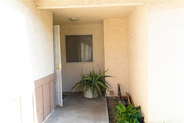 Detail Gallery Image 6 of 26 For 313 Barhill Ave, Pomona,  CA 91766 - 4 Beds | 2 Baths