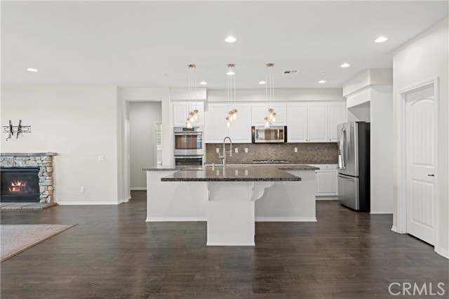 Detail Gallery Image 9 of 60 For 31784 Desert Holly, Murrieta,  CA 92563 - 5 Beds | 3 Baths