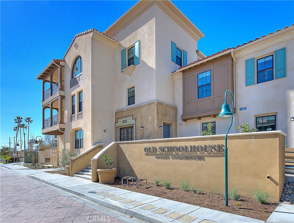 501 W Foothill Boulevard #202