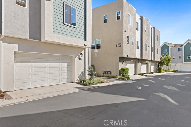 257 Sash, Irvine CA: https://media.crmls.org/medias/7272bbbf-ffbd-4b35-b24a-65c6737d9f8f.jpg