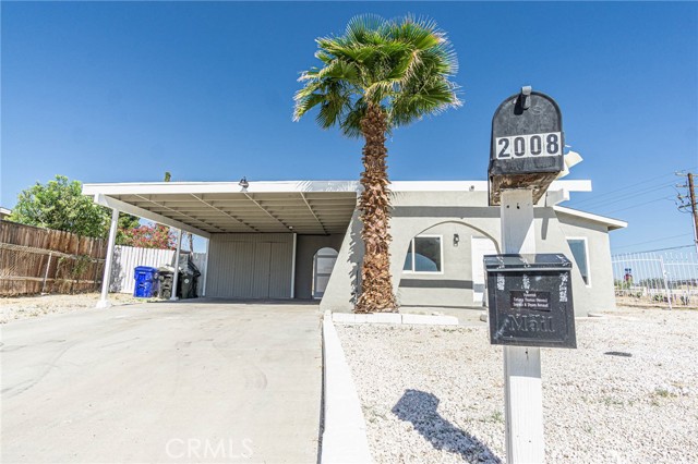 2008 Sequoia Drive, Barstow CA: https://media.crmls.org/medias/7273196c-08fb-4765-ad6f-01c03565d3d5.jpg
