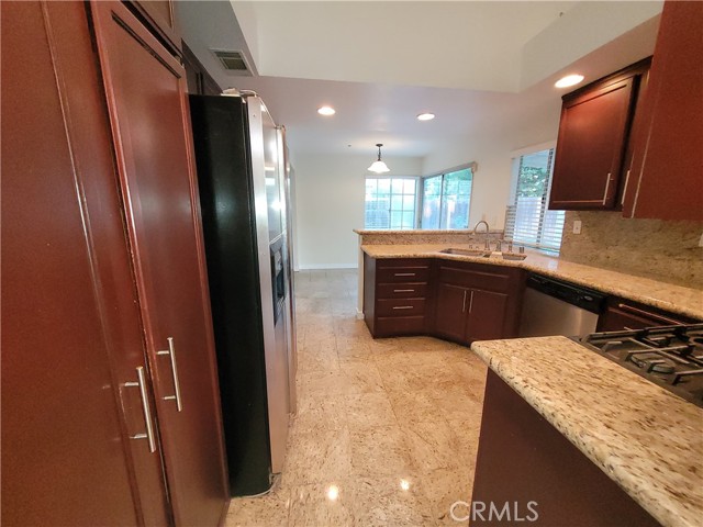 13611 Amanda Street, Fontana CA: https://media.crmls.org/medias/72736ffb-b67d-4637-80fb-5d4028474202.jpg