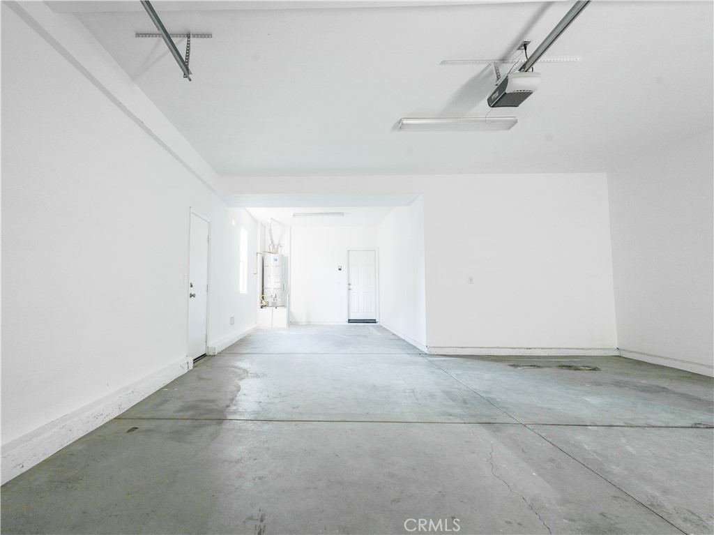 https://media.crmls.org/medias/727414e5-6537-47ea-bf0b-6a90cbbd7fde.jpg?preset=X-Large