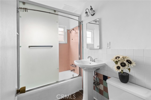 Detail Gallery Image 10 of 10 For 330 W Laurel St a,  Compton,  CA 90220 - 1 Beds | 1 Baths