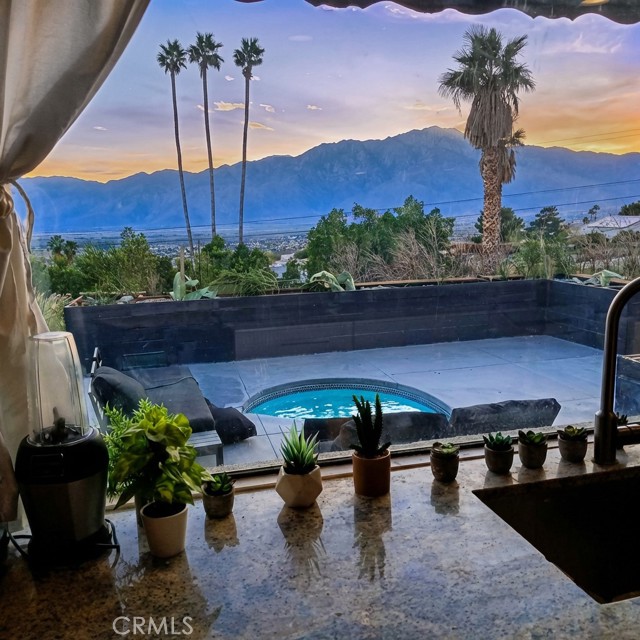 Front Image Thumbnail for CRJT26069778