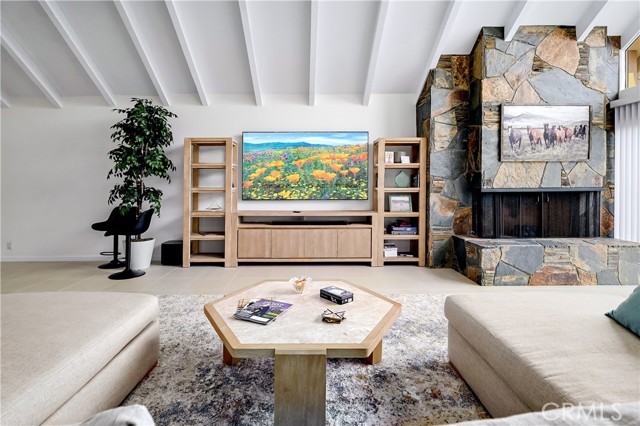 Detail Gallery Image 4 of 51 For 1359 Southwind Cir, Westlake Village,  CA 91361 - 4 Beds | 3 Baths