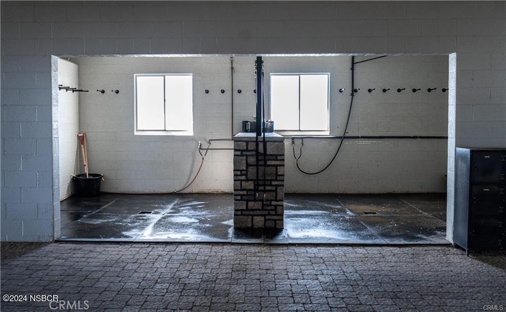 https://media.crmls.org/medias/7275c7af-52bf-4d56-97a6-7eafd7427eea.jpg?preset=X-Large