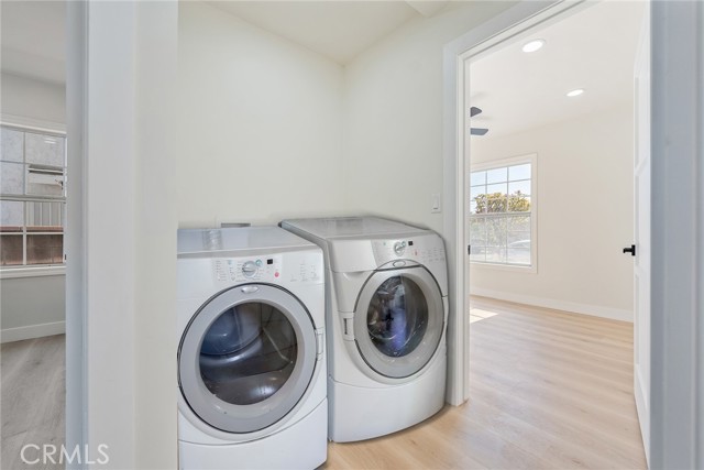 619 N Townsend Street, Santa Ana CA: https://media.crmls.org/medias/72766a1e-5e2e-452e-a753-ff542b93fab2.jpg