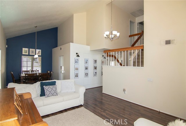 Detail Gallery Image 3 of 38 For 1770 Mojave View Cir, Corona,  CA 92882 - 3 Beds | 2/1 Baths