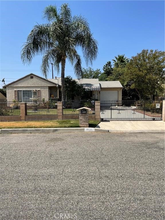 Detail Gallery Image 1 of 11 For 811 Walnut, Colton,  CA 92324 - 3 Beds | 2 Baths