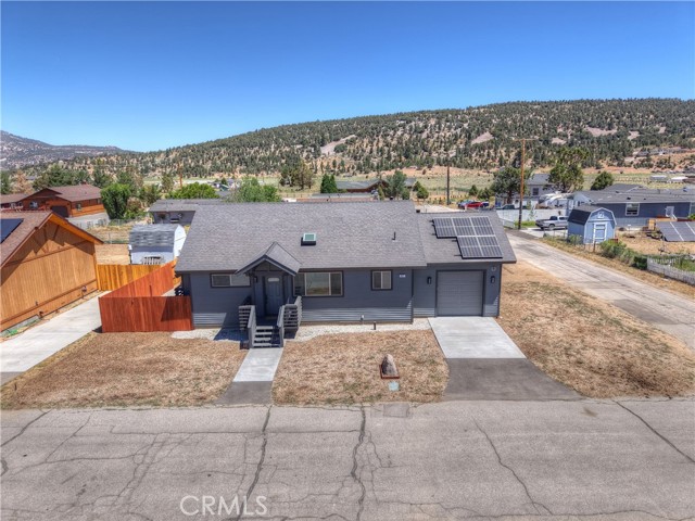 2217 Juniper Lane, Big Bear City CA: https://media.crmls.org/medias/72778127-8114-46d3-9e4d-64ea07492194.jpg