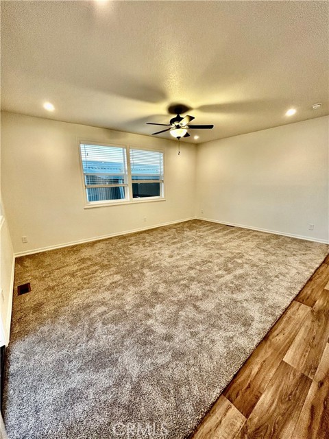 Detail Gallery Image 2 of 11 For 1536 S State St #150,  Hemet,  CA 92543 - 3 Beds | 2 Baths