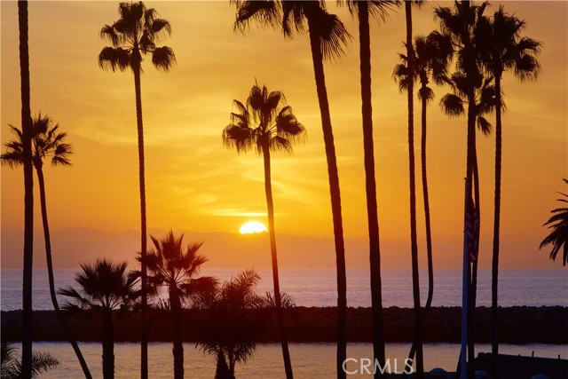 Detail Gallery Image 33 of 33 For 3024 Breakers Dr, Corona Del Mar,  CA 92625 - 7 Beds | 5/1 Baths