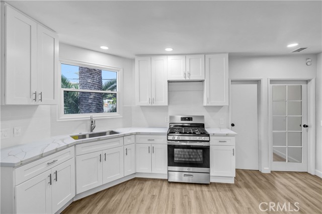 Detail Gallery Image 12 of 31 For 147 Avenida Rosa a,  San Clemente,  CA 92672 - 2 Beds | 1 Baths