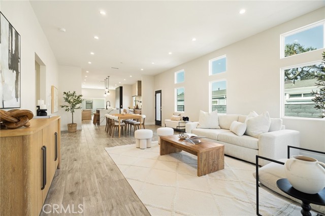 Detail Gallery Image 7 of 29 For 422 Almond Ave, Monrovia,  CA 91016 - 5 Beds | 4 Baths