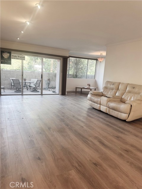 Detail Gallery Image 12 of 28 For 4487 Colbath Ave #101,  Sherman Oaks,  CA 91423 - 1 Beds | 1 Baths