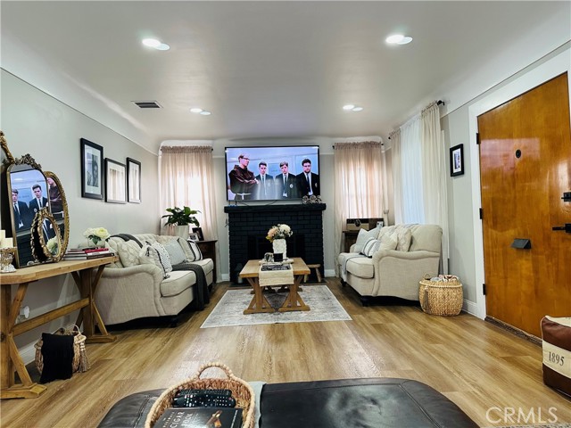 Front Image Thumbnail for CRCV25276238