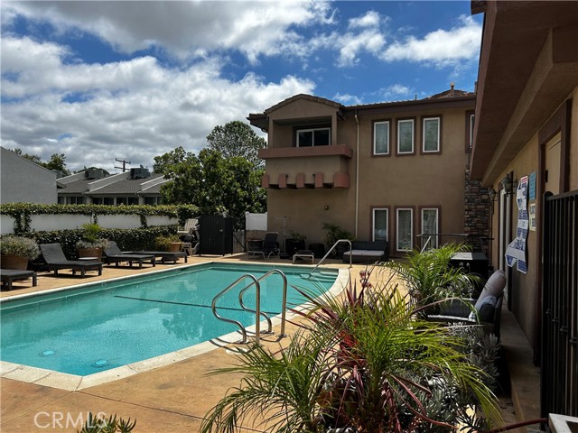 Detail Gallery Image 1 of 38 For 5241 Colodny Dr #201,  Agoura Hills,  CA 91301 - 3 Beds | 2/1 Baths