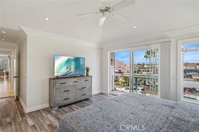 6111 Seashore Drive, Newport Beach CA: https://media.crmls.org/medias/727cca34-abf3-45a7-9049-78af1c925e3d.jpg