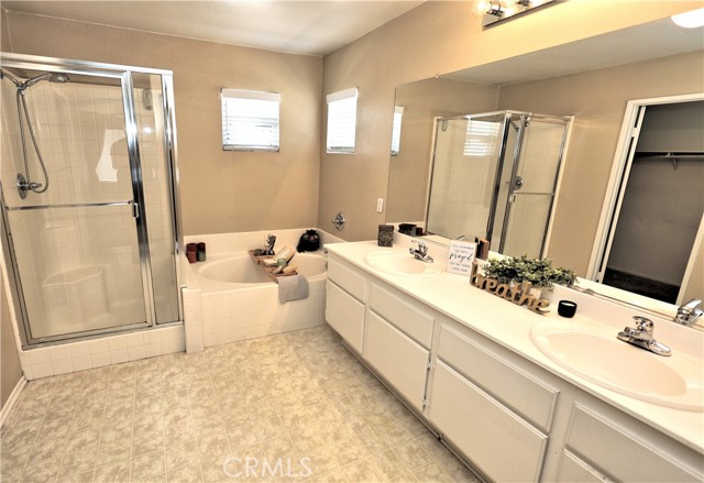5825 Opal Court, Fontana CA: https://media.crmls.org/medias/727ce900-bed3-4894-b7f0-cb449d8ab9f9.jpg