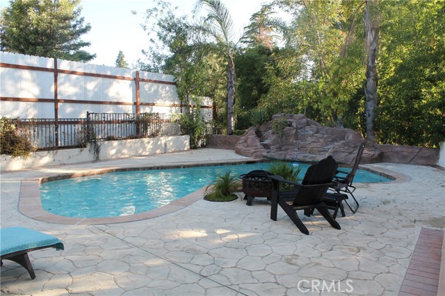 Detail Gallery Image 21 of 23 For 4527 Stark, Woodland Hills,  CA 91364 - 3 Beds | 3 Baths