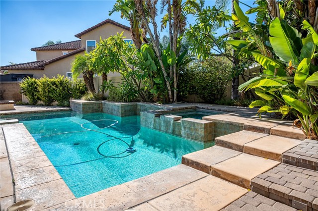 Detail Gallery Image 2 of 54 For 7306 Sungold, Corona,  CA 92880 - 5 Beds | 3 Baths