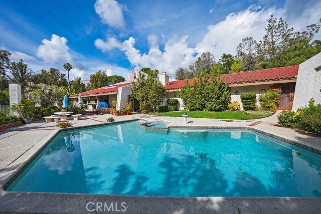 9752 Rangeview Drive, Santa Ana CA: https://media.crmls.org/medias/727ef64c-66b8-47fd-9546-bedbce6d89e8.jpg