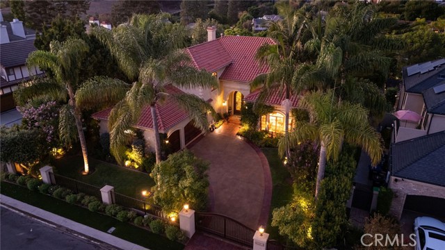 Detail Gallery Image 2 of 35 For 25281 Derbyhill Dr, Laguna Hills,  CA 92653 - 5 Beds | 4/1 Baths