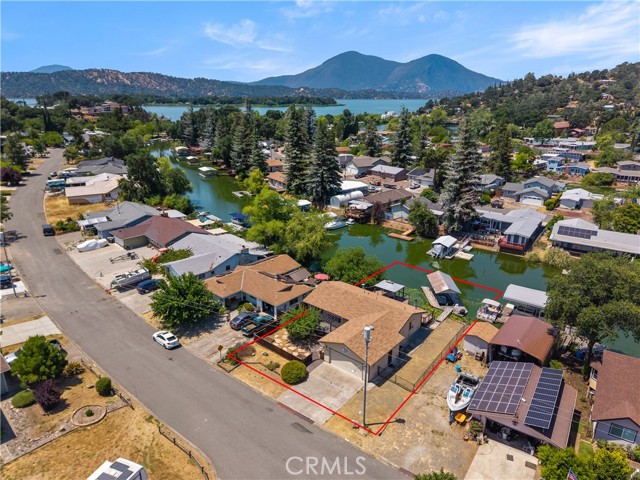 12855 Island Circle, Clearlake Oaks CA: https://media.crmls.org/medias/7280332a-20f3-4a2d-aa9e-69c9877936f1.jpg