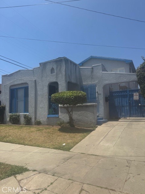 8463 S Halldale Avenue, Los Angeles CA: https://media.crmls.org/medias/728084d8-9adb-448f-b071-e8a07408e234.jpg