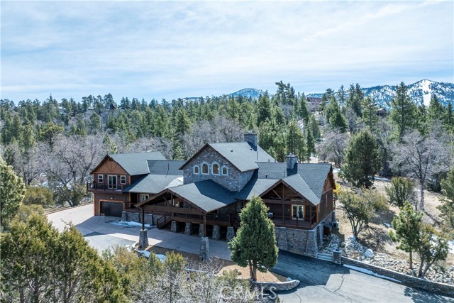 858 Fox Tower Way, Big Bear Lake CA: https://media.crmls.org/medias/7281e9eb-7586-4084-9e43-564495fe17e7.jpg