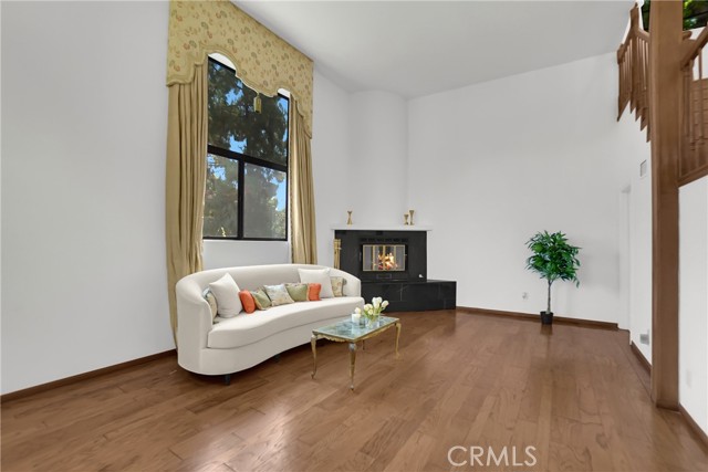Detail Gallery Image 10 of 33 For 2524 Ivan Hill Terrace, Silver Lake Los Angeles,  CA 90039 - 3 Beds | 2/1 Baths